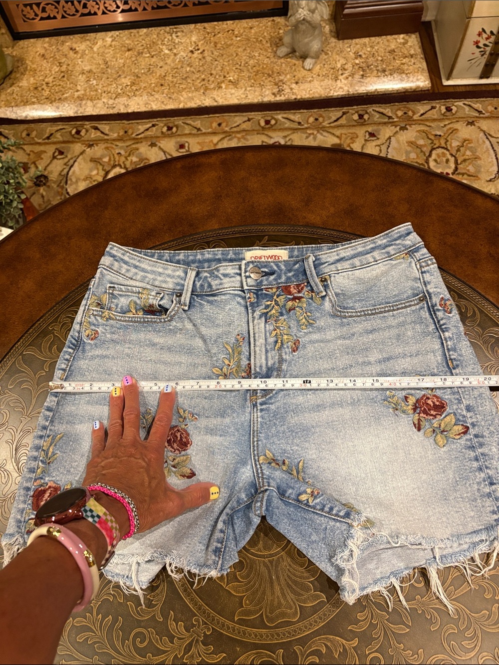 Driftwood Embroidered Denim Shorts - Size 30 - Picture 8 of 9